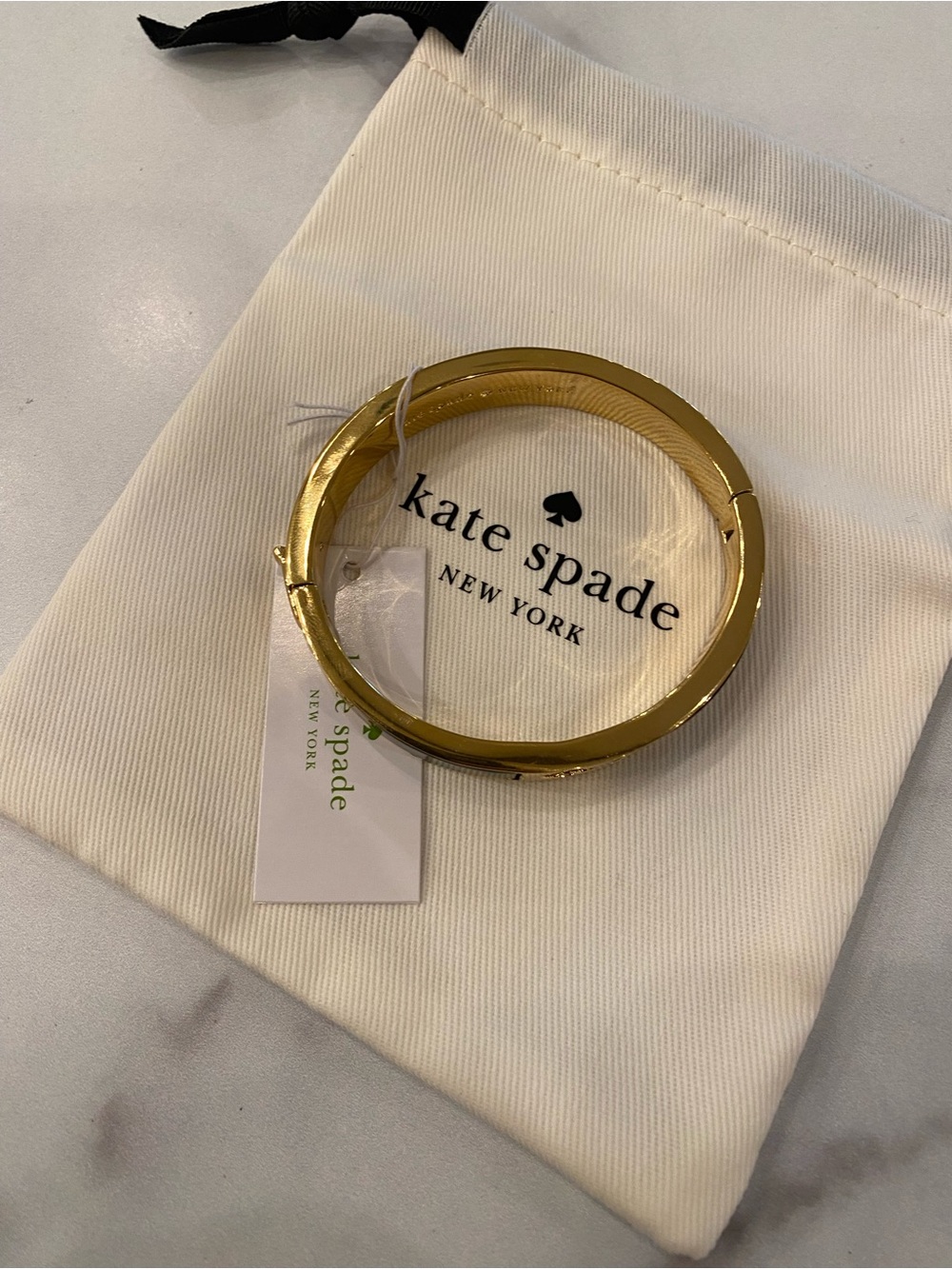 KATE SPADE Tortoise Inlaid Hole Punch Spade Hinged Bracelet - Picture 2 of 5